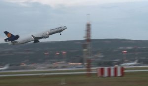 Germanwings: les premières dépouilles rentrent en Allemagne