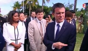La Réunion : le mea culpa de Manuel Valls