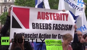Les londoniens expriment leur solidarité envers la Grèce et exigent l'annulation de sa dette