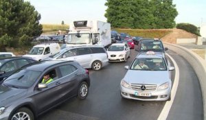 Mobilisation des taxis contre UberPOP: pertubations à Roissy