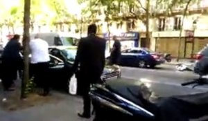 Les taxis agressent un chauffeur Uber dans Paris