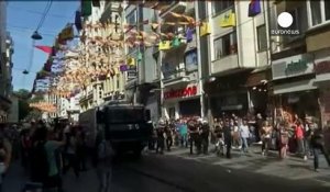 Turquie : canons à eau contre drapeaux arc-en-ciel