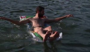 Canicule à Paris : ils se baignent dans le canal de l’Ourcq
