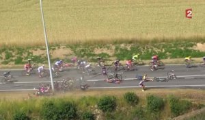 VIDÉO – 3e étape : Cancellara pris dans une énorme chute à pleine vitesse !