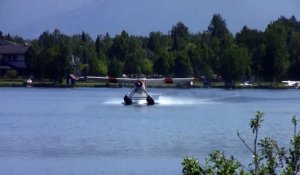 Crash d'un hydravion vu de très près