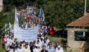 Des milliers de personnes ont marché en hommage aux victimes du massacre de Srebrenica