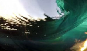 Une Gopro filme un surfer en compétition