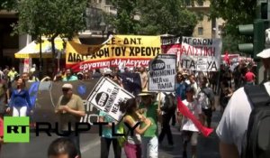 Grèce : le syndicat du secteur public défile contre l'accord de sauvetage