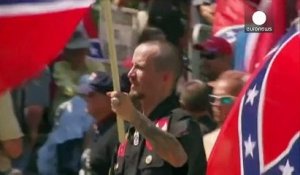 Manifestation du Ku Klux Klan en faveur du drapeau confédéré en Caroline du Sud