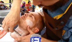 Hervé Boissebot, le barbier du Tour de France chaque matin sur le village départ