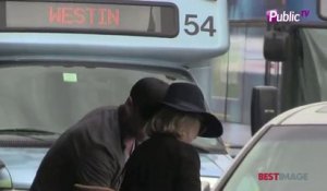 Exclu Vidéo : Naomi Watts et Liev Schreiber : prêts à décoller en famille au départ de LAX !