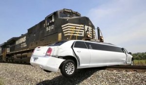 Train vs Limousine