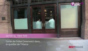 Exclu Vidéo : Cara Delevingne : très élégante à la sortie de son hôtel new-yorkais