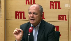 Chômage : "Il n'y a pas de changement de mode de calcul", assure Bruno Le Roux
