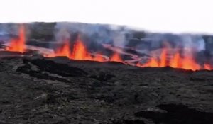 Réunion : les premières images de l'éruption du piton de la fournaise