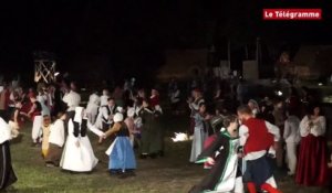 Saint Gelven (22).  10.000 personnes au son et lumière de l'abbaye de Bon Repos