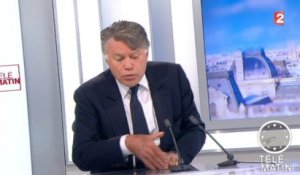 Gilbert Collard : "Jean-Marie Le Pen nous emm**de" - ZAPPING ACTU DU 20/08/2015