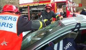 Des pompiers désincarcèrent 7 personnes d'une voiture après un violent accident