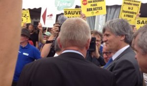 Stéphane Le Foll chahuté au salon des Cuma