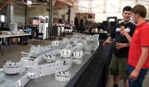 L'incroyable réplique d'un bateau de guerre en LEGO