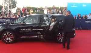 Elizabeth Olsen remarquée le tapis rouge