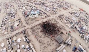 Un drone perd sa GoPro au dessus du Burning Man Festival... Pas perdu pour tout le monde
