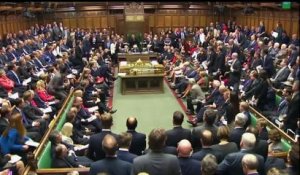 Premier face-à-face entre Corbyn et Cameron au Parlement britannique