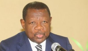 Mende annonce l'auto-exclusion de Kamitatu, Kyungu, Pierre Lumbi et autres de la Majorité Présidentielle