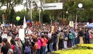 Importante manifestation pour les 43 disparus du Mexique