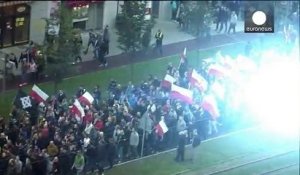 Des milliers de Polonais contre les migrants, le gouvernement lance une campagne anti-haine