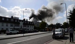 Deux adolescents arrêtés en lien avec l'incendie de la grande mosquée de Londres