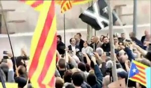 Le président de la Catalogne devant la justice, soutenu par 3 000 sympathisants