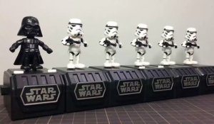 Dark Vador et 5 Stormtroopers dansent - Star Wars Space opera