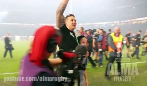 Rugby: Sonny Bill Williams donne sa médaille d'or à un enfant