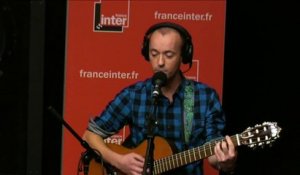 "Des petits cui-cui pour des gros con-con" : la chanson de Frédéric Fromet