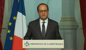 François Hollande en appelle à l'"unité" et convoque le Parlement en Congrès lundi