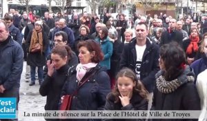 Minute de silence : plusieurs centaines de troyens rassemblés sur la Place de l'Hôtel de Ville