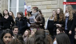 Quimper. 2.000 jeunes rassemblés place Saint-Corentin