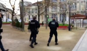 Attentats de Paris : Les journalistes suivent les policiers