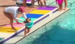 Une maître nageuse au comportement choquant envers un bébé