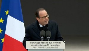 Hollande : "Une horde d'assassins a tué 130 des nôtres et en a blessé des centaines d'autres"