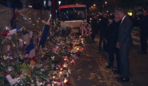 Barack Obama se recueille au Bataclan