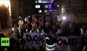Les Britanniques manifestent à Londres contre des frappes aériennes en Syrie