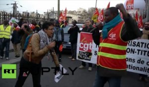 Les chômeurs défilent à Paris : « Changez le système pas le climat»