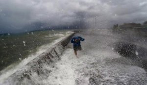 Le typhon Melor frappe de plein fouet les Philippines