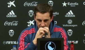 Valence - Neville n'aime pas le mercato