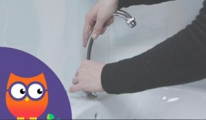 Comment réparer un robinet mélangeur qui fuit au col (Ooreka.fr)