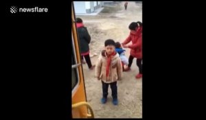 Boy with bizarrely agile neck can dance hilariously