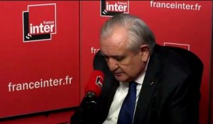 Jean-Pierre Raffarin : "Nicolas Sarkozy traverse une mauvaise passe"