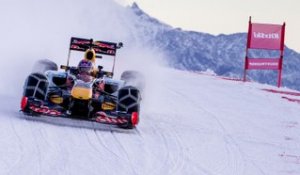 Verstappen pilote la Red Bull sur la neige